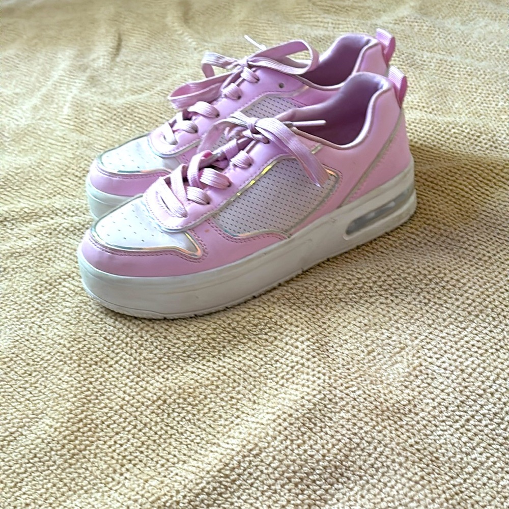 SKECHERS pink size platform